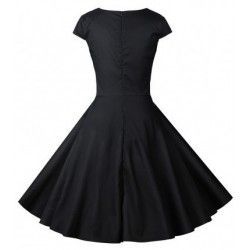 Vestido negro de patinadora con cuello en v con dobladillo