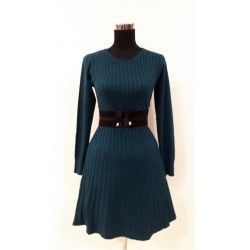 Vestido de tendencia cómodo y versátil en tejido de ochos en color azul